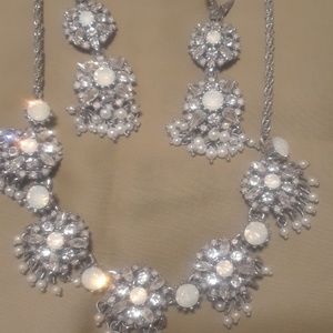 Marchesa opal,pearls,rhineston,beads Neclace and e